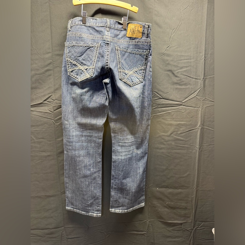 Like new Axel Men's Blue Straight Jeans sz 32 x 32 (2AI)